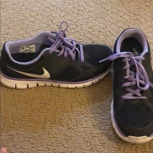 Women’s Running Nike’s 8.5 black and purple